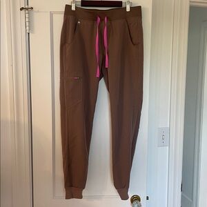 Figs brown jogger scrub
